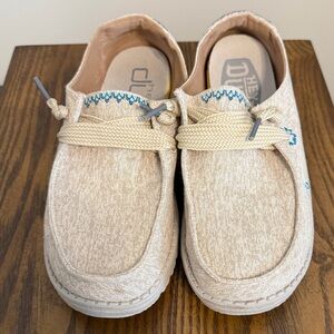 Hey Dude Womens Wendy Flora Slip On Loafers